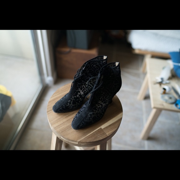 Yves Saint Laurent Burnout Velvet Paisley Booties - Picture 6 of 7